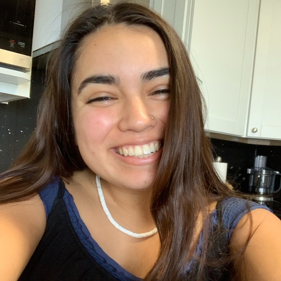 meet your posher, Cierra Mikayla - Picture 1 of 1